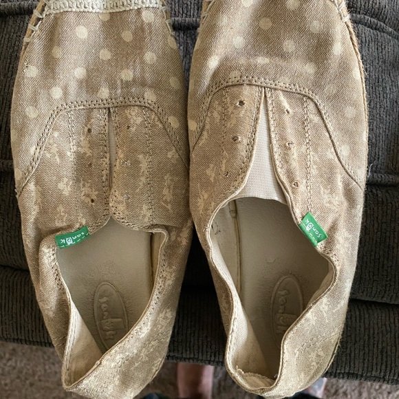 Woman’s shoes - Picture 2 of 3